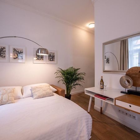 Modern Downtown Apt - Renovated, On Ideal Location Praag Buitenkant foto