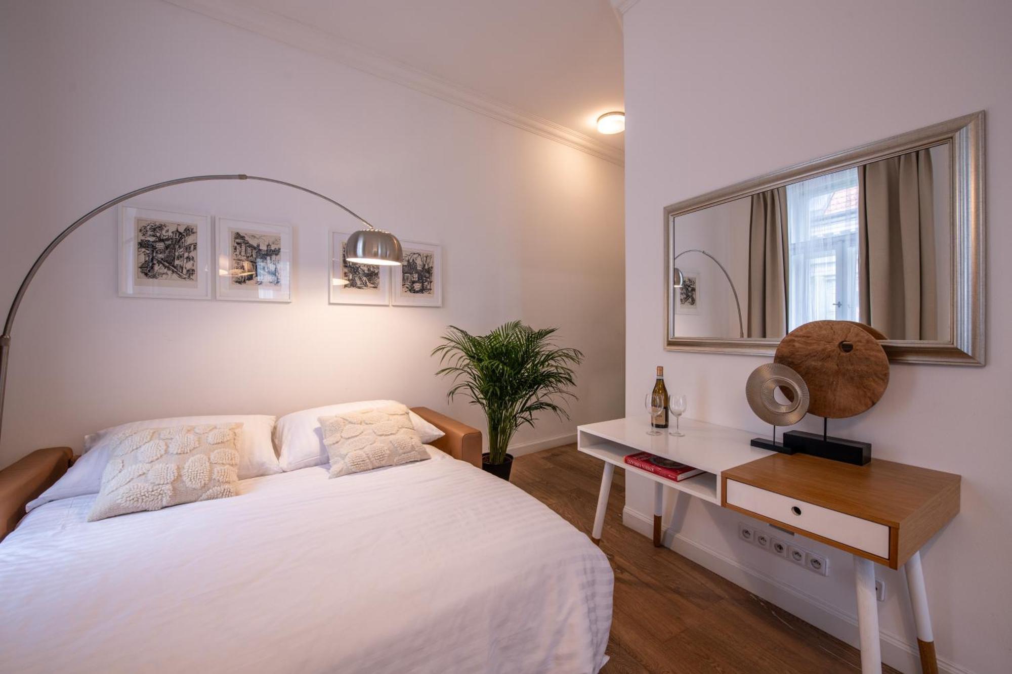 Modern Downtown Apt - Renovated, On Ideal Location Praag Buitenkant foto