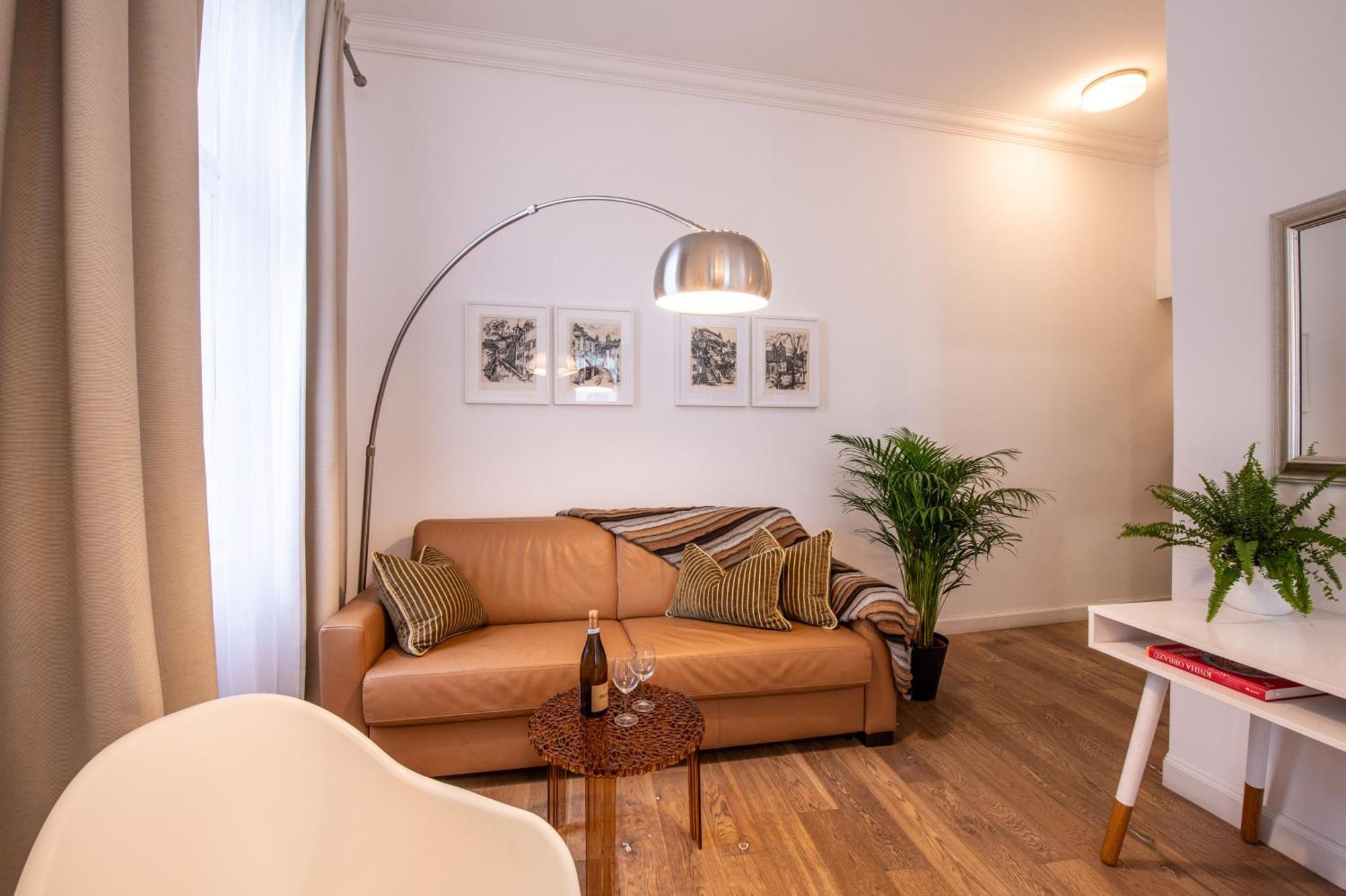Modern Downtown Apt - Renovated, On Ideal Location Praag Buitenkant foto
