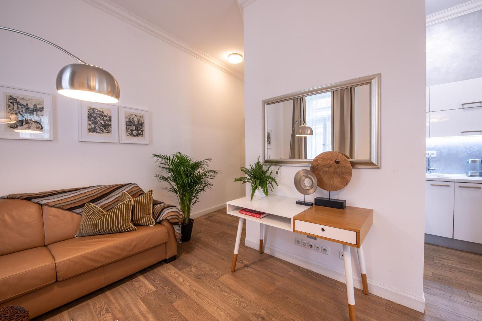 Modern Downtown Apt - Renovated, On Ideal Location Praag Buitenkant foto