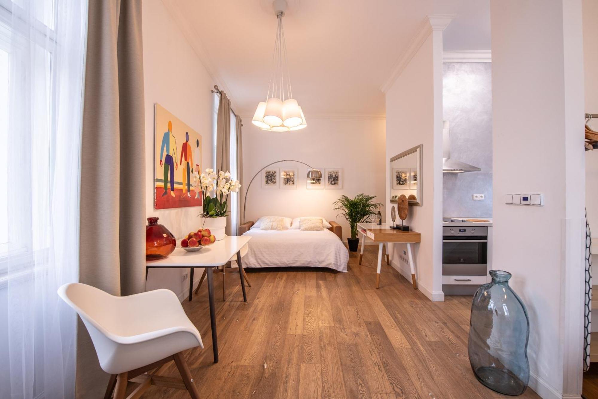 Modern Downtown Apt - Renovated, On Ideal Location Praag Buitenkant foto